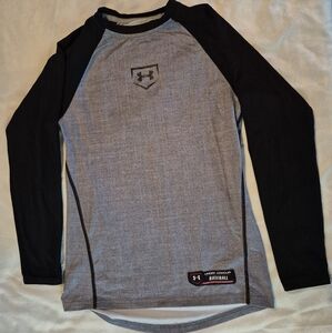 Under Armour Boy's Black and Gray Long Sleeve Shirt Size Medium